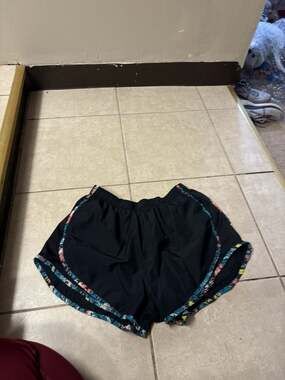 Nike Women's Tempo Dri-FIT Running Shorts Black with Floral Trim Size L